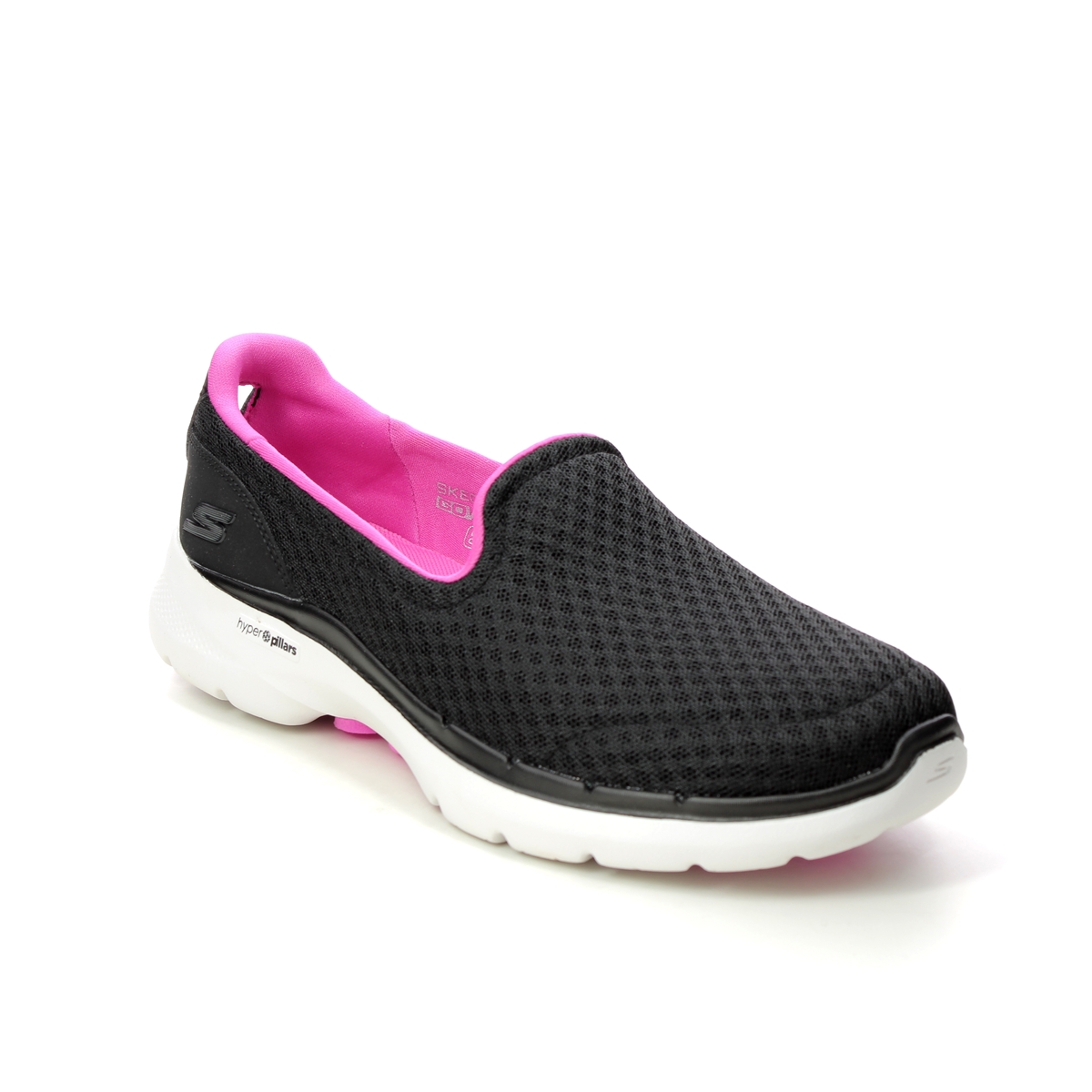 Skechers Go Walk 6 BKHP Black hot pink Womens trainers 124508 in a Plain Textile in Size 7