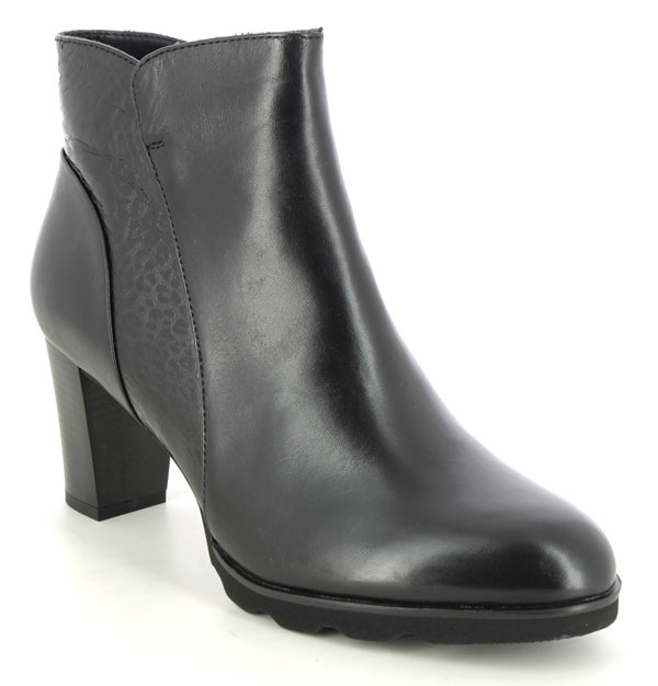 Regarde le Ciel Patricia women's black leather heeled ankle boots