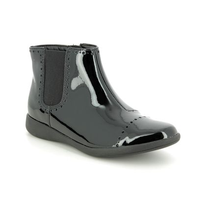 Clarks Girls
Boots - Black patent - 437376F ETCH FORM K