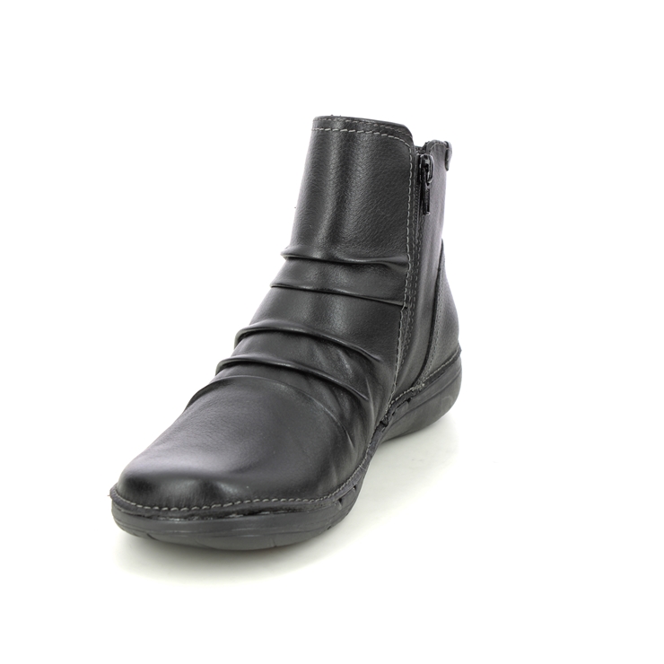 Clarks Un Loop Top D Fit Black leather Ankle Boots