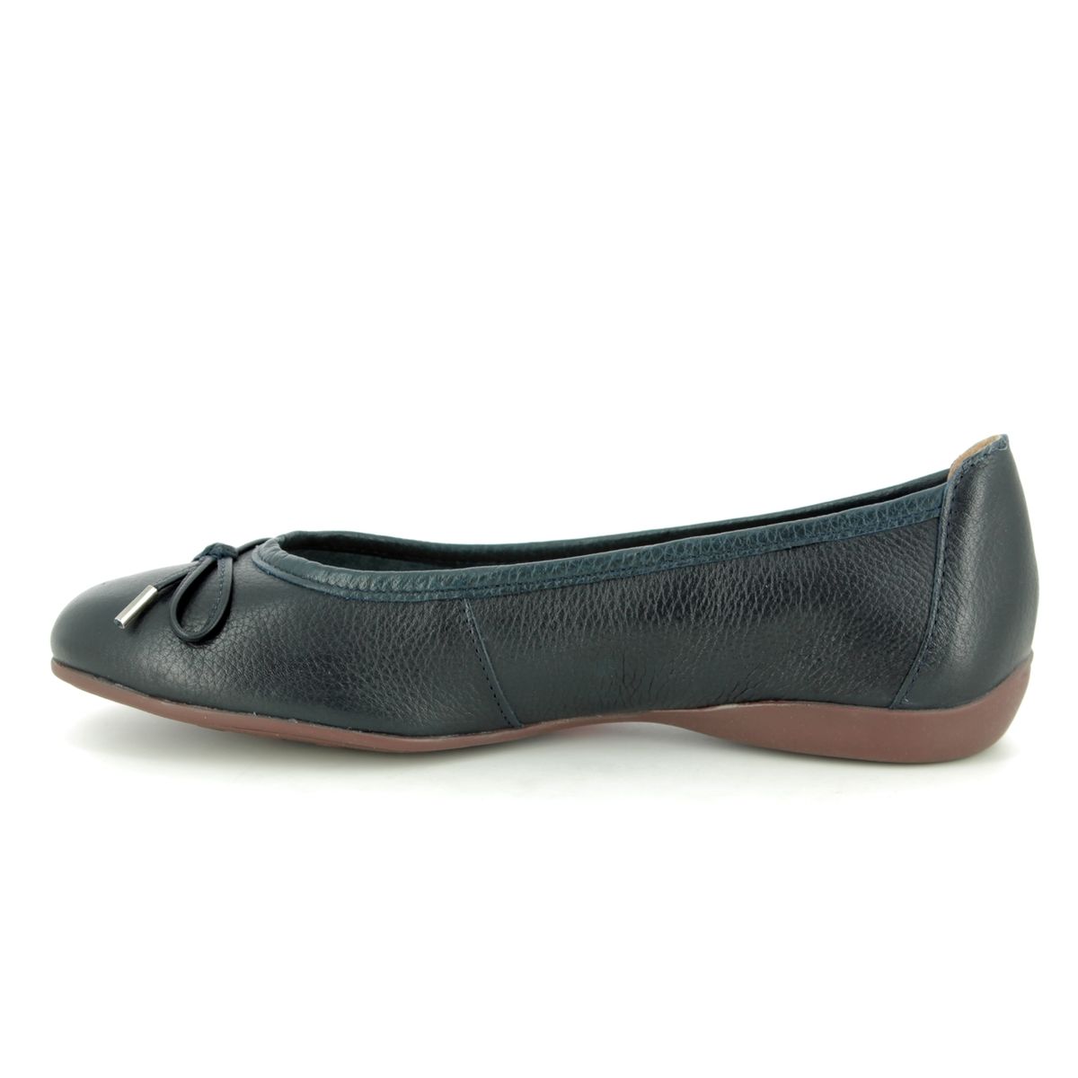 Begg Exclusive Gambi Navy Leather Womens pumps M6536-70