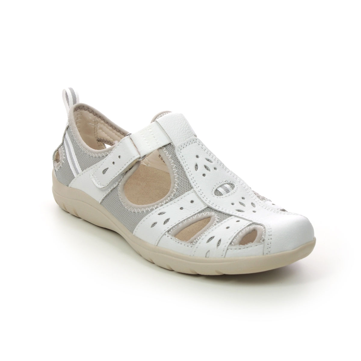 Earth Spirit Cleveland 01 White Leather Womens Closed Toe Sandals 40505-61 in a Plain Leather in Size 4
