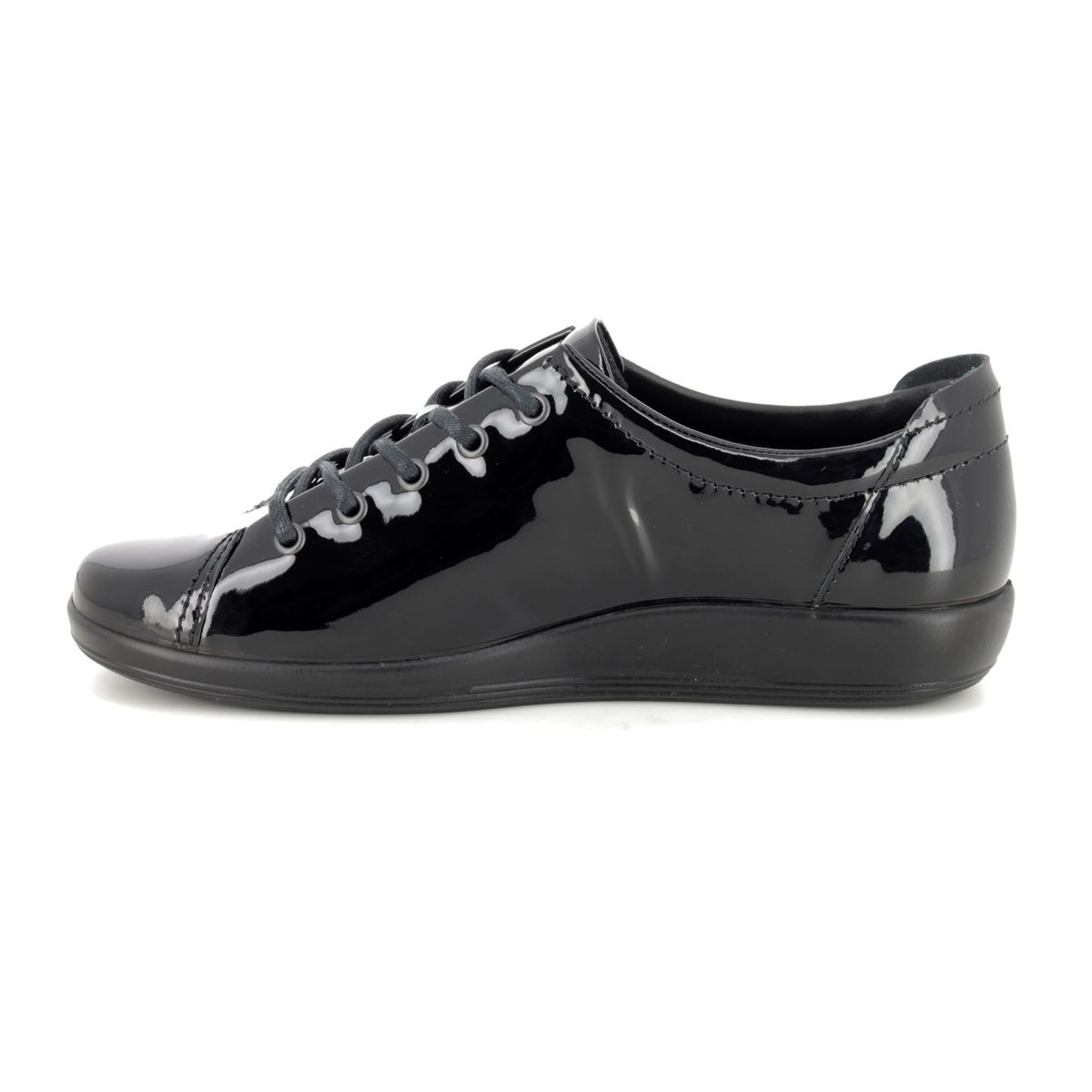 ECCO Soft 2.0 206503-11001 Black patent lacing shoes