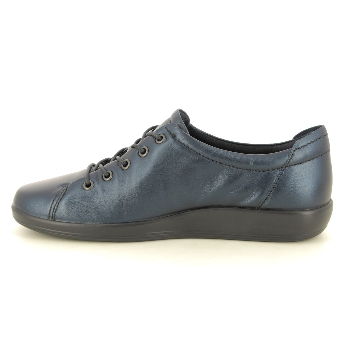 ecco patent leather shoes
